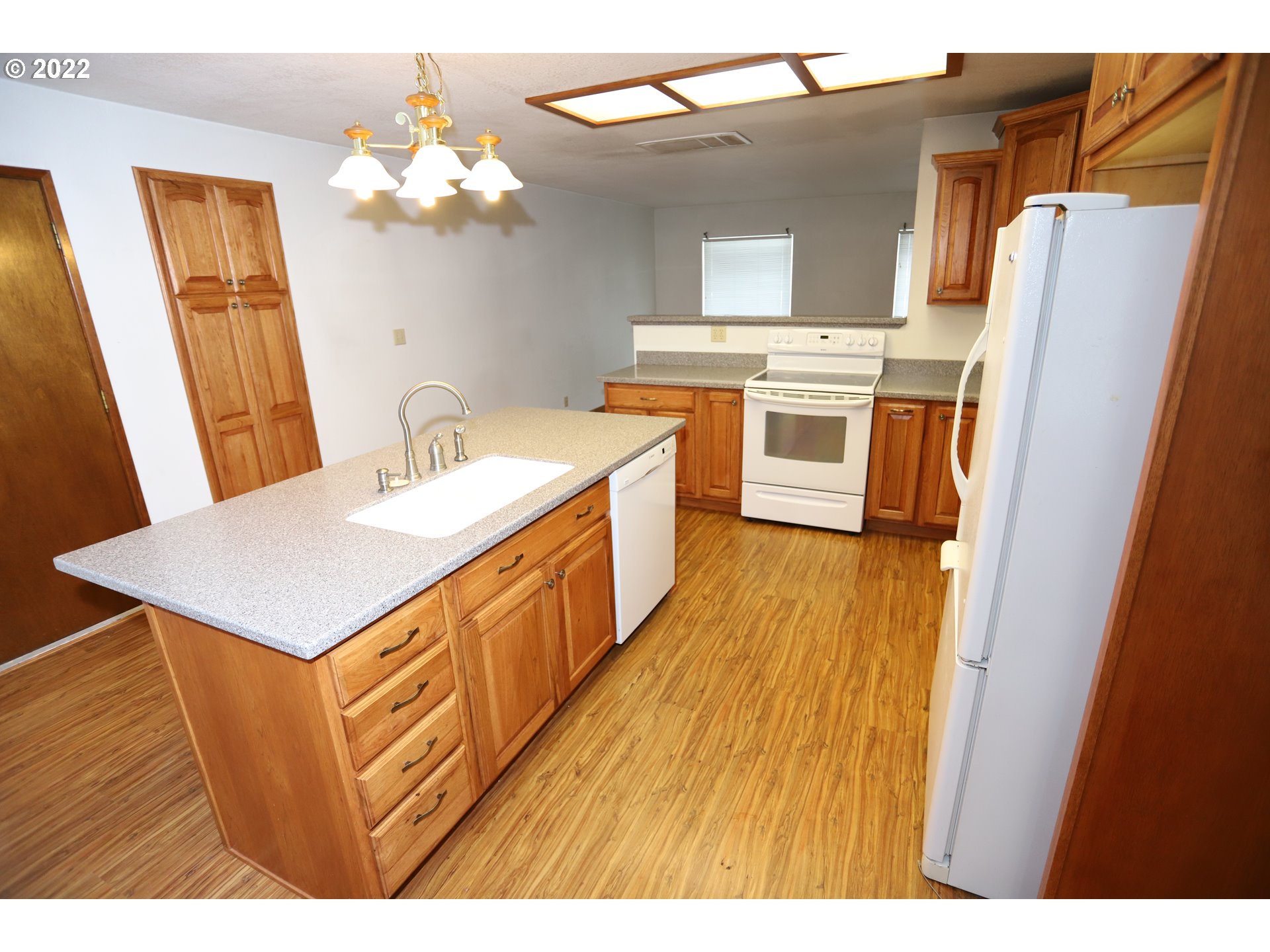 83032 Dufur Valley Road Dufur, OR 97021 - Photo 9 of 24 Gallery Image 9