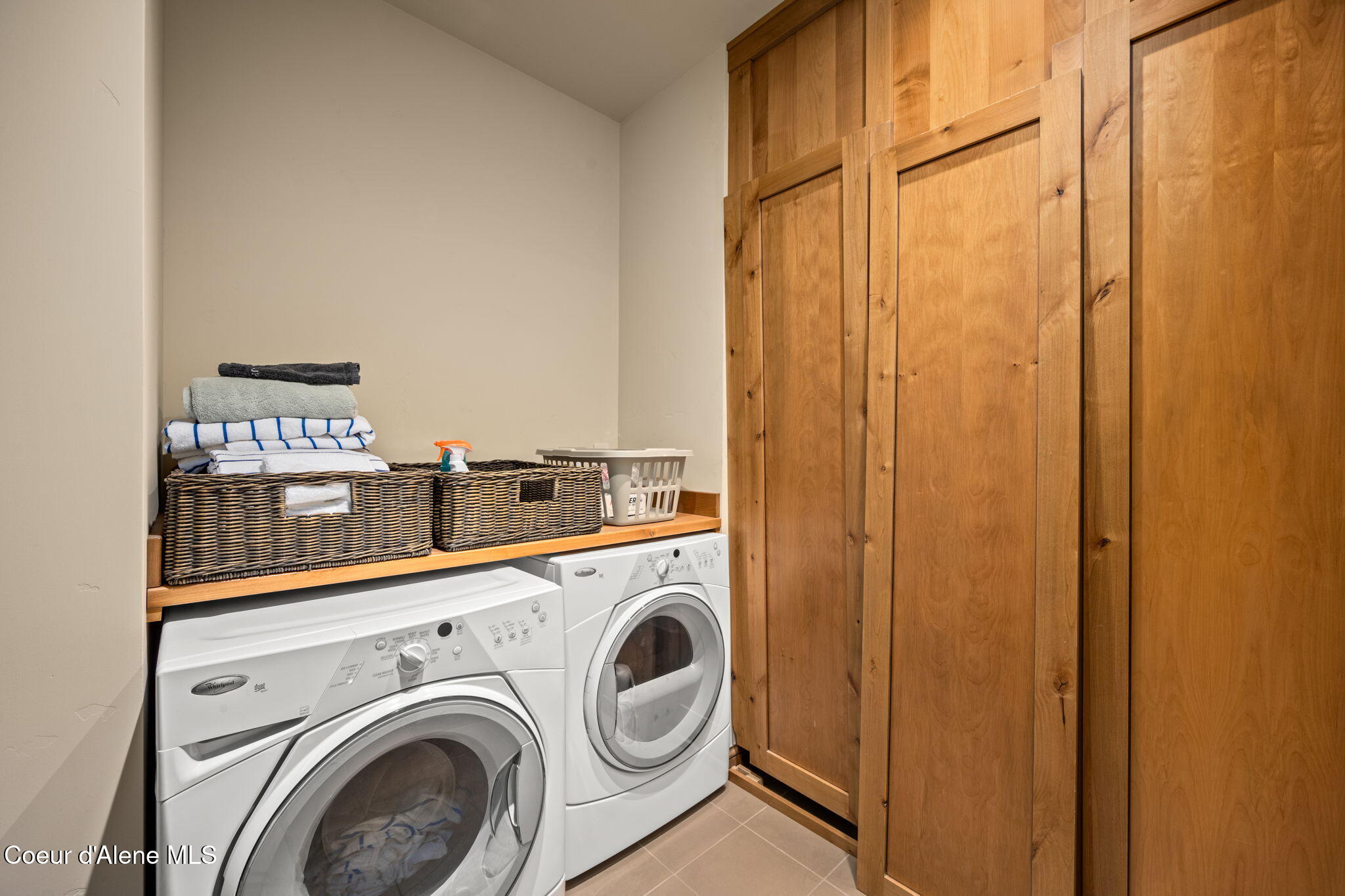 4757 South Arrow Point Drive, Unit 305 Harrison, ID 83833 - Photo 22 of 63 Laundry Room