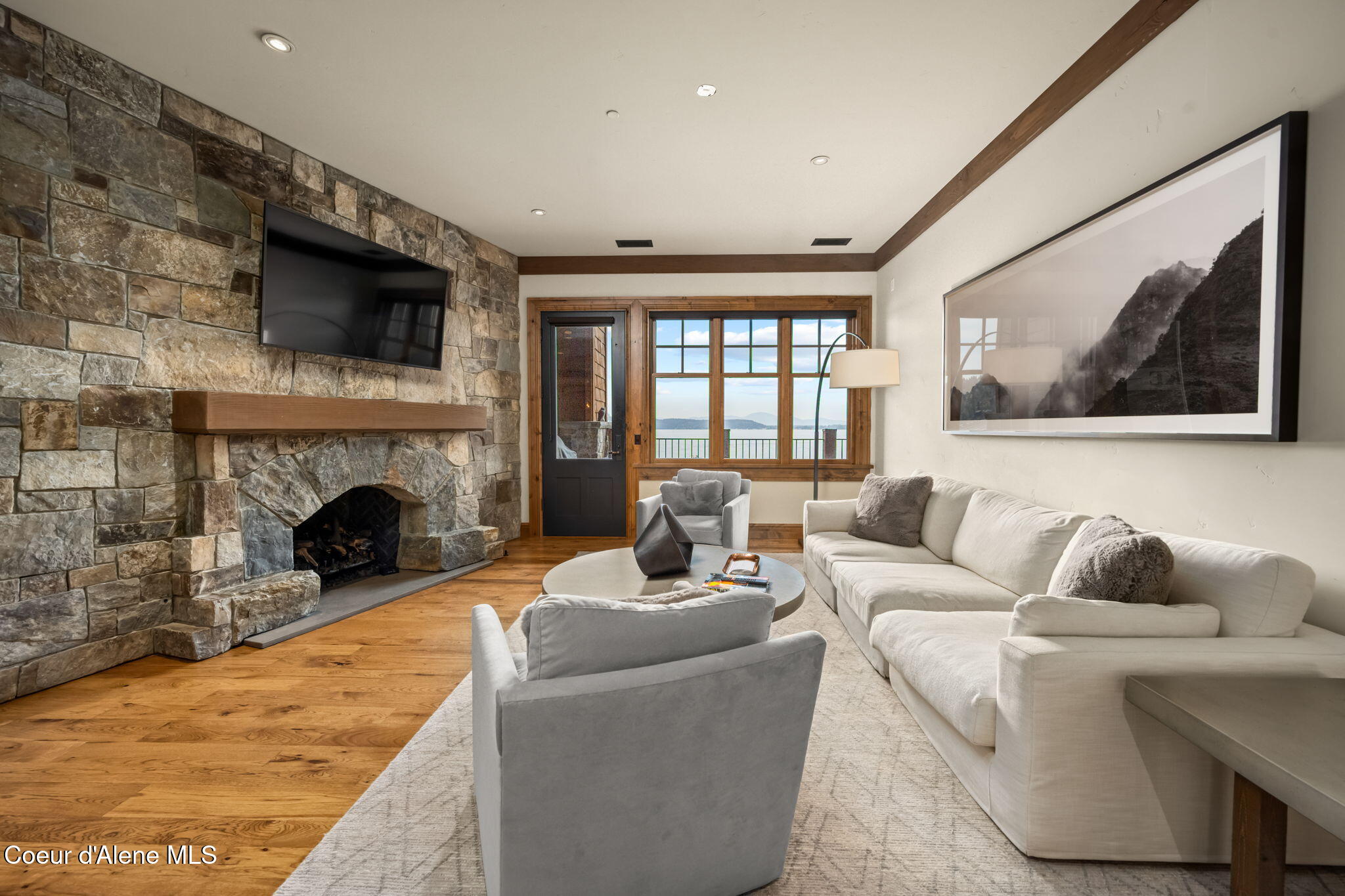 4757 South Arrow Point Drive, Unit 305 Harrison, ID 83833 - Photo 24 of 63 Living Area