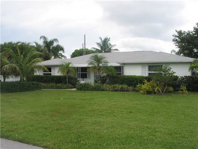 15 East Beverly Road Jupiter, FL 33469 - Photo 1 of 20 Primary Photo
