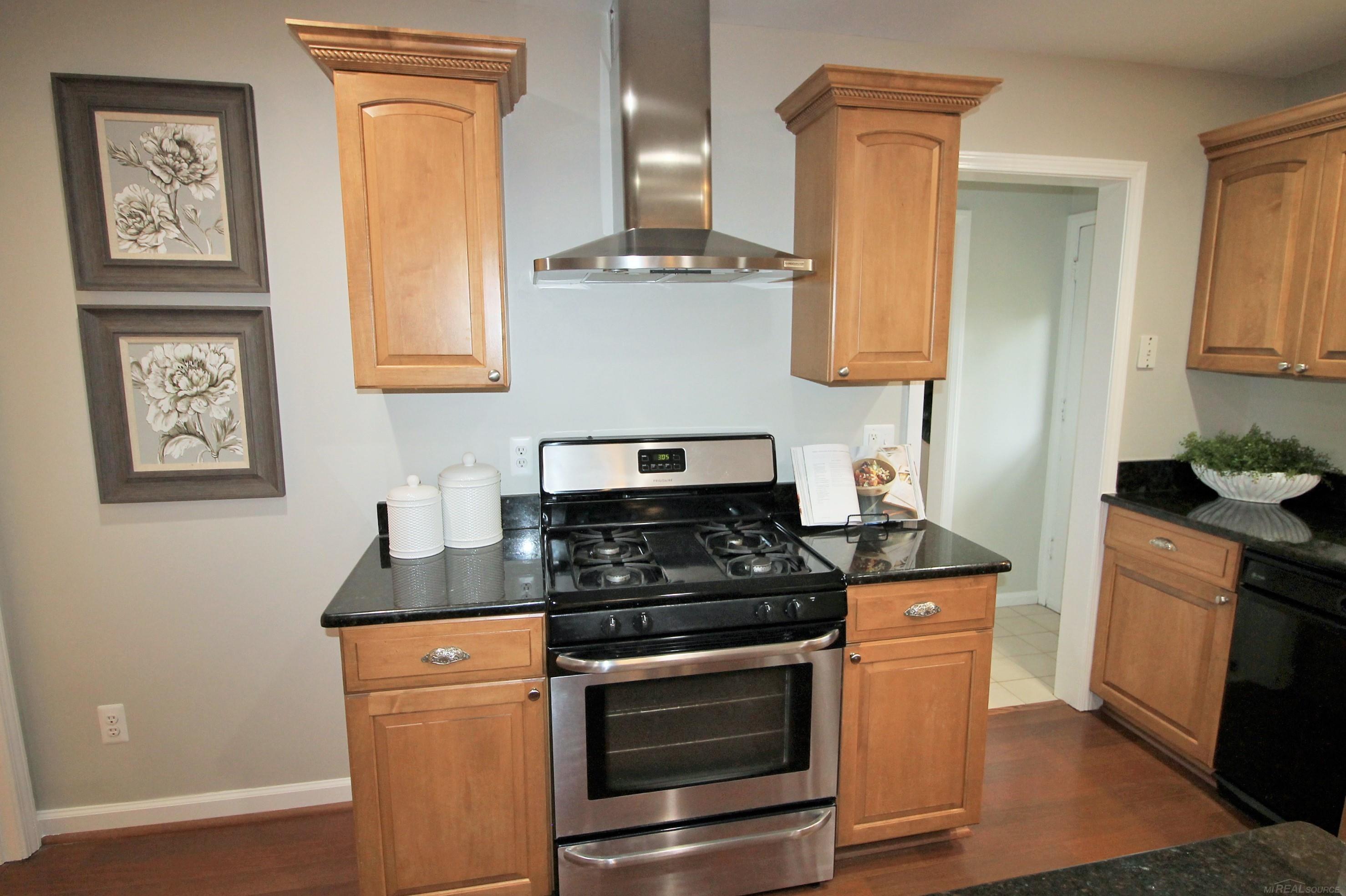 1424 Torrey Road Grosse Pointe, MI 48236 - Photo 14 of 54 50096164-13.JPG