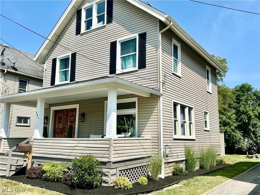 281 Sexton Street Struthers, OH 44471 - Photo 28 of 28 View of front facade with covered porch