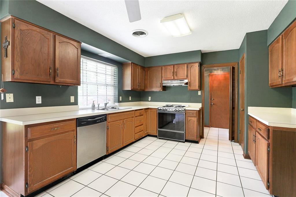 1602 Rue Lemans Slidell, LA 70458 - Photo 4 of 12 Gallery Image 4