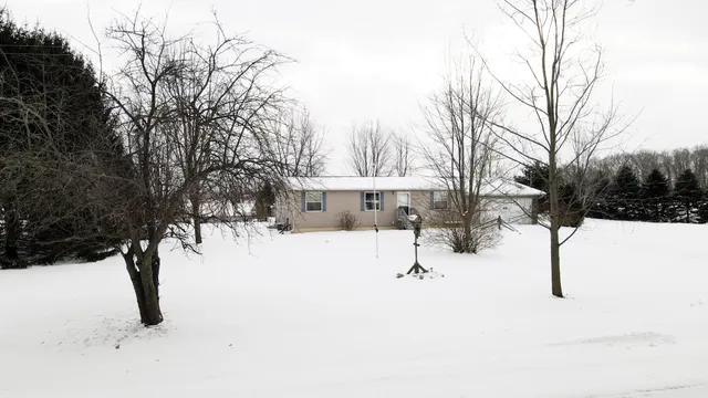 $269,900 | 2598 Wildcat Road, St. Johns, MI 48879
