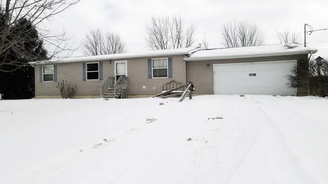 $269,900 | 2598 Wildcat Road, St. Johns, MI 48879