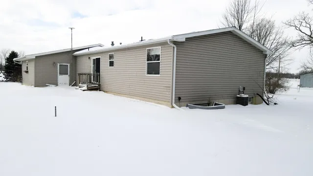 $269,900 | 2598 Wildcat Road, St. Johns, MI 48879