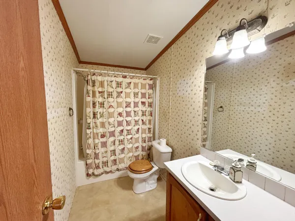 $259,900 | 2598 Wildcat Road, St. Johns, MI 48879