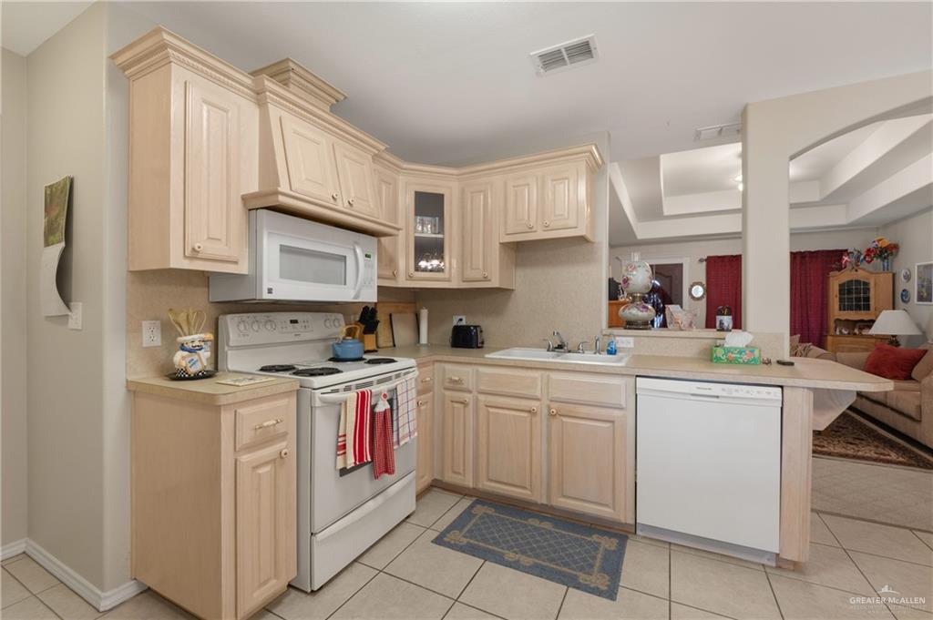 1306 Oak Street Harlingen, TX 78552 - Photo 6 of 24