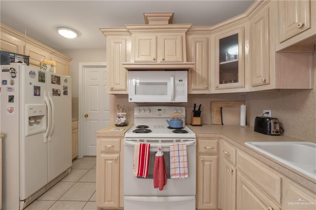 1306 Oak Street Harlingen, TX 78552 - Photo 7 of 24