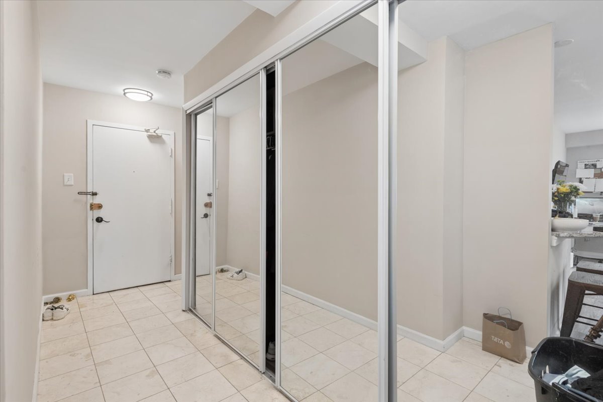 2909 North Sheridan Road, Unit 1310 Chicago, IL 60657 - Photo 8 of 10