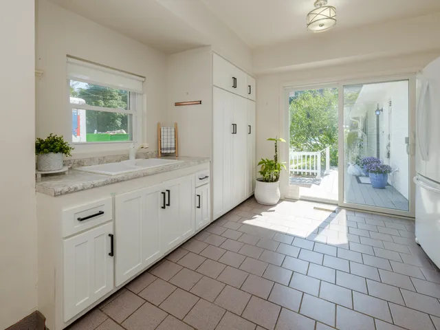 $429,500 | 55622 Red Arrow Highway, Lawrence, MI 49064