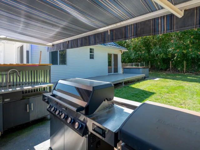 $429,500 | 55622 Red Arrow Highway, Lawrence, MI 49064