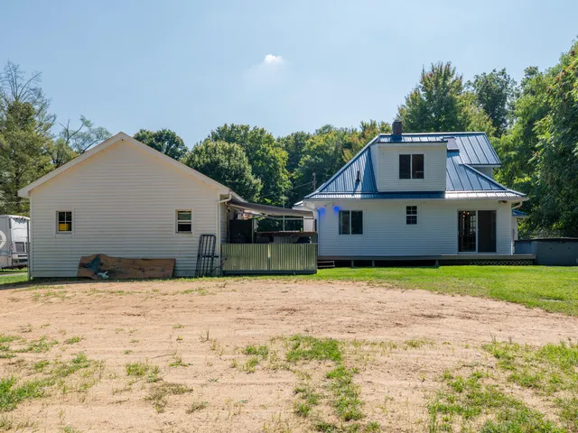 $429,500 | 55622 Red Arrow Highway, Lawrence, MI 49064