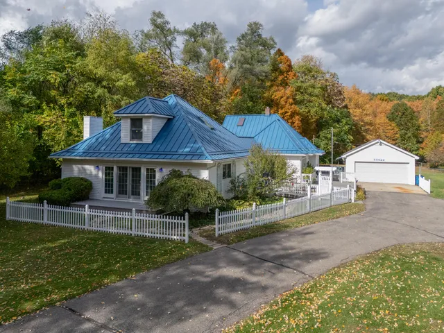 $429,500 | 55622 Red Arrow Highway, Lawrence, MI 49064