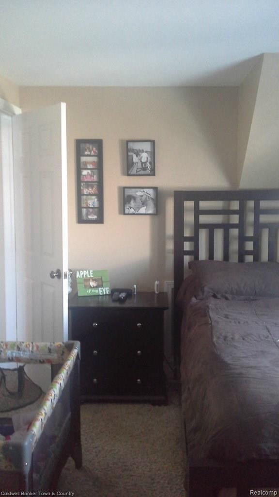13096 Torrey Road Fenton, MI 48430 - Photo 29 of 36 Master bedroom (picture 1)