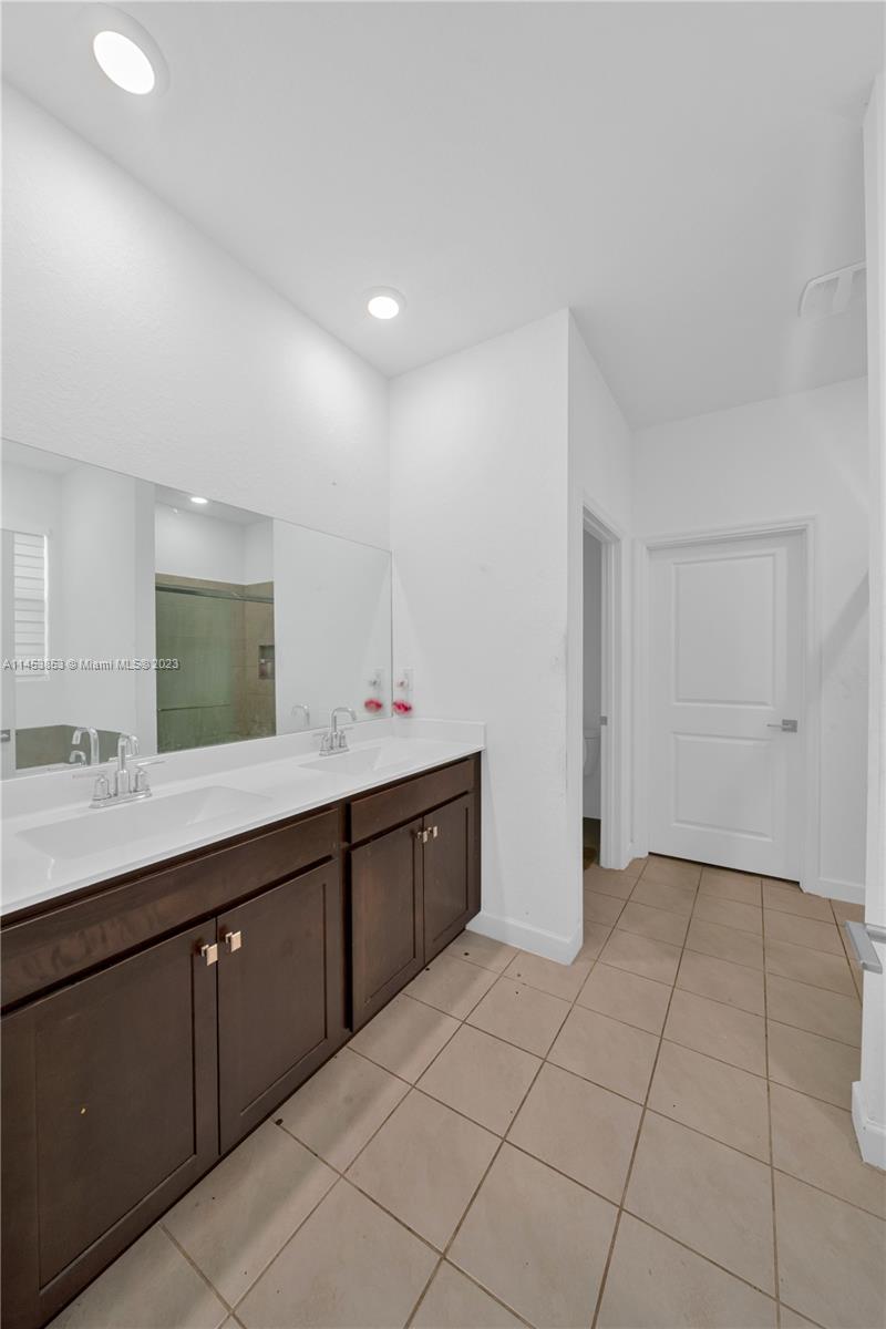 27002 Southwest 132 Ct Road Homestead, FL 33032 - Photo 19 of 24 Gallery Image 19