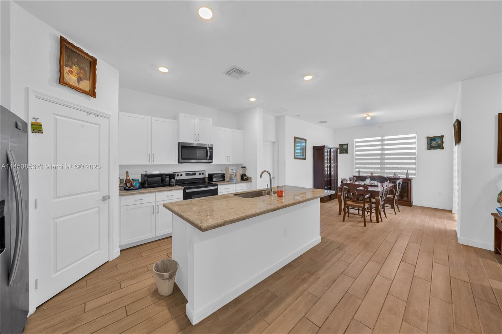 27002 Southwest 132 Ct Road Homestead, FL 33032 - Photo 9 of 24 Gallery Image 9