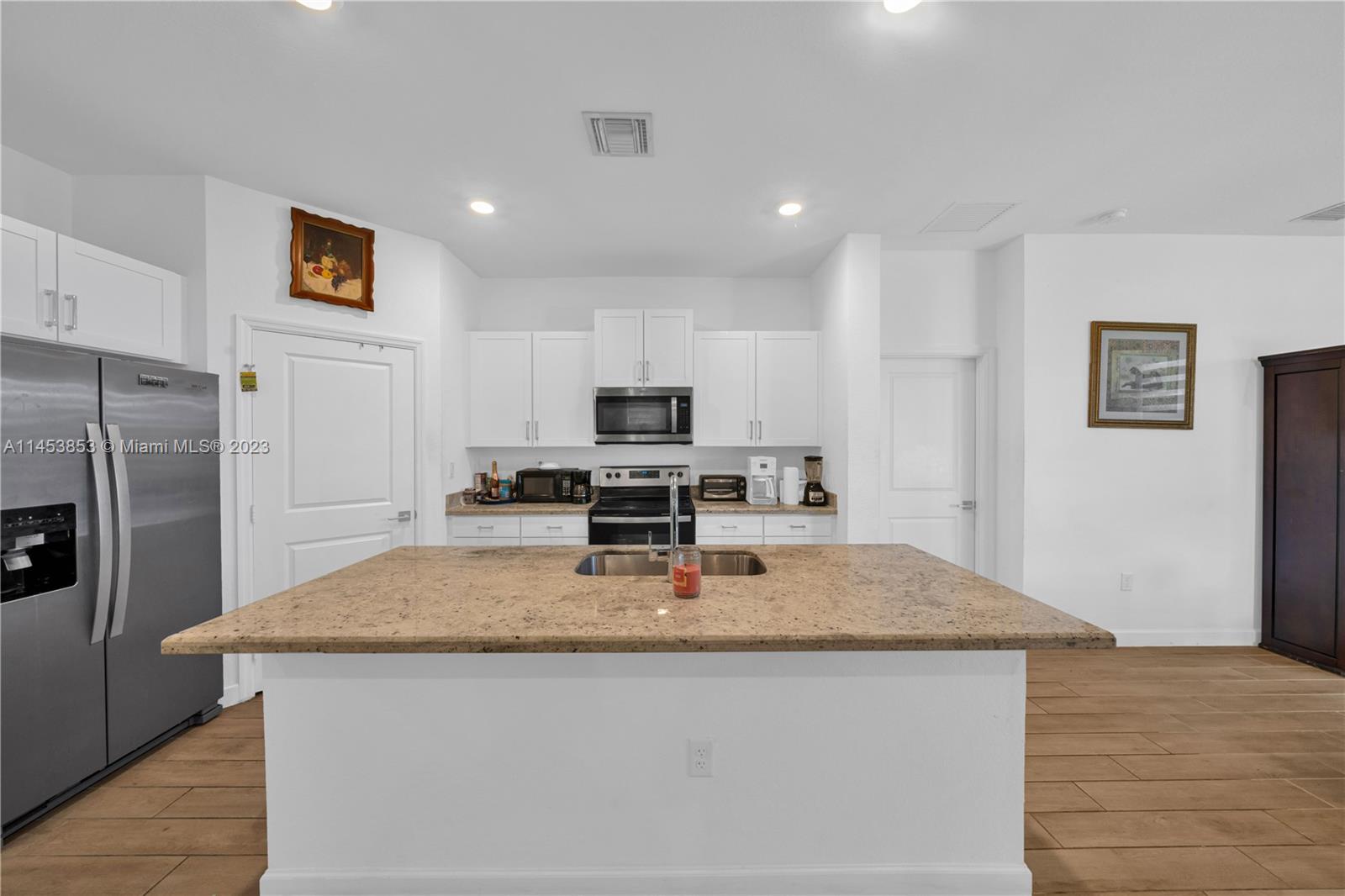 27002 Southwest 132 Ct Road Homestead, FL 33032 - Photo 10 of 24 Gallery Image 10