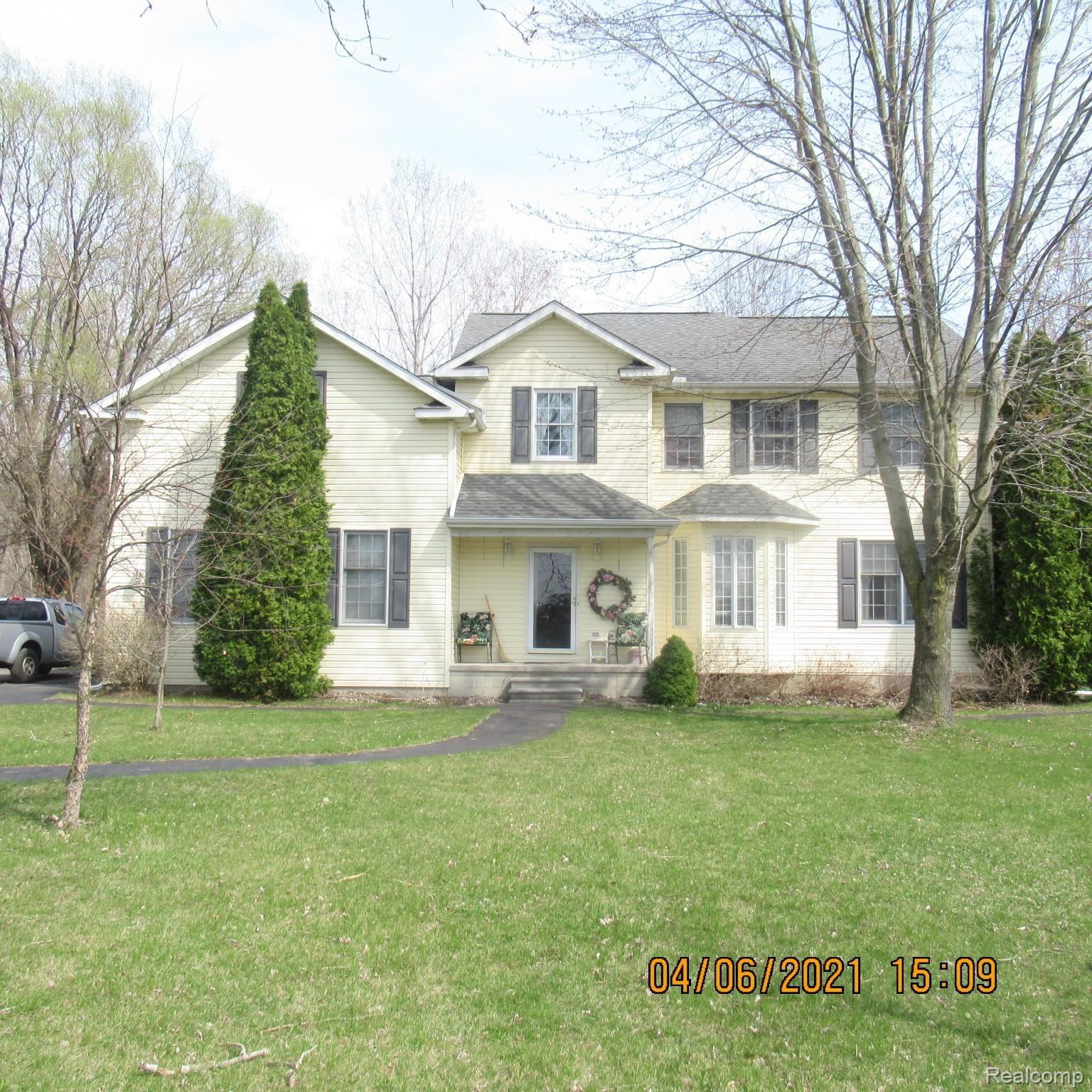 27421 Bell Road New Boston, MI 48164 - Photo 2 of 40 IMG_6644.JPG