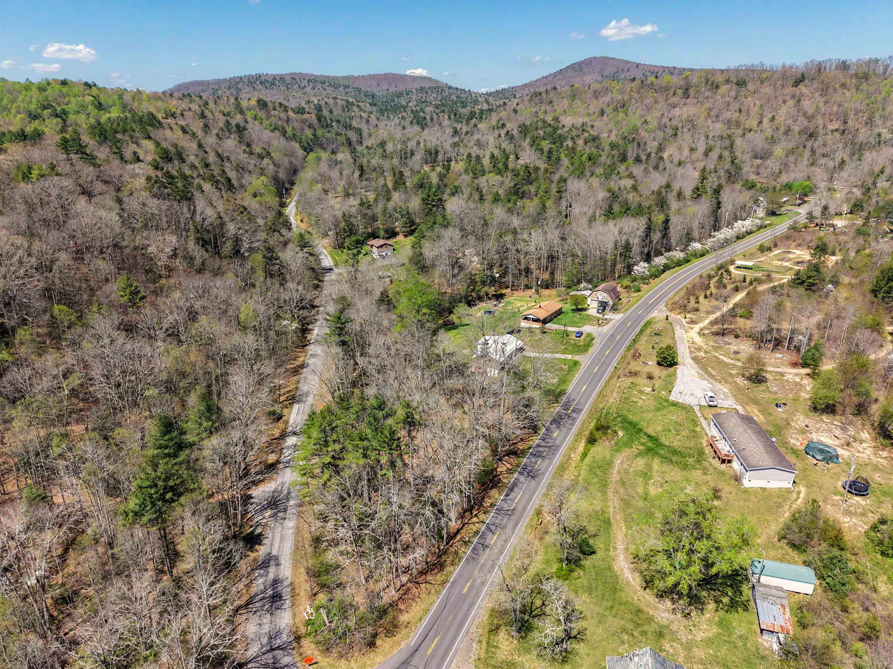 6921 Ivanhoe Road Ivanhoe, VA 24350 - Photo 15 of 75 Gallery Image 15