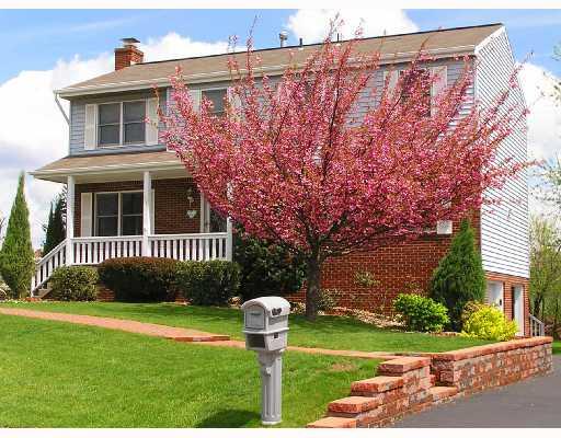 134 Rizzi Drive Irwin, PA 15642 - Photo 1 of 7 Exterior Front.