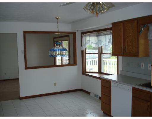 134 Rizzi Drive Irwin, PA 15642 - Photo 2 of 7 Kitchen.