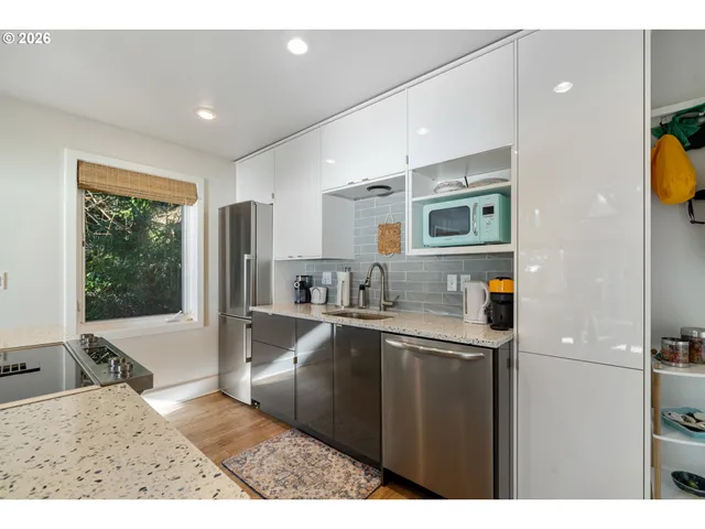 $549,000 | 505 Capes Drive, Unit 3, Oceanside, OR 97141