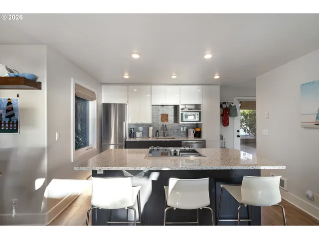 $549,000 | 505 Capes Drive, Unit 3, Oceanside, OR 97141