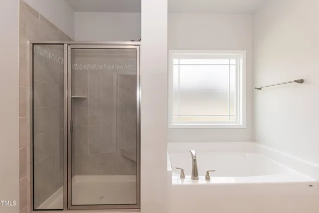 $477,400 | 198 Lake Edge Drive, Lillington, NC 27546