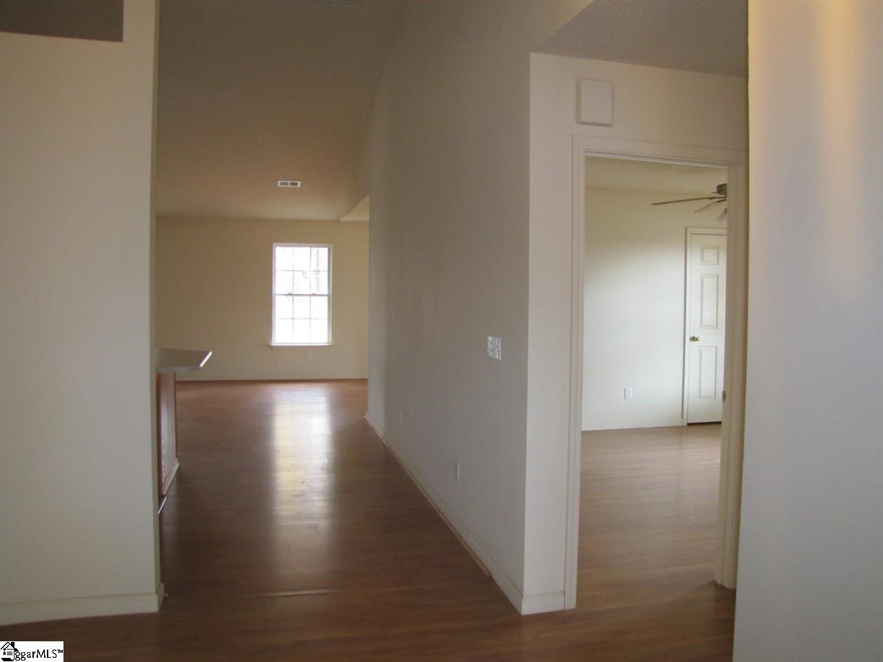 516 East Victor Hill Road Duncan, SC 29334 - Photo 5 of 28 Gallery Image 5