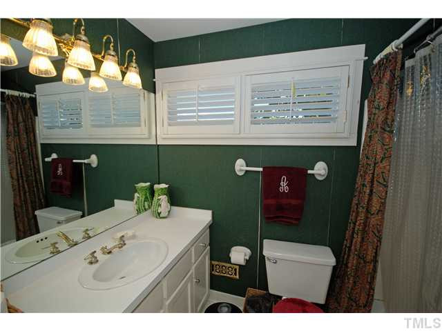 600 Latham Way Raleigh, NC 27604 - Photo 16 of 25 Bathroom