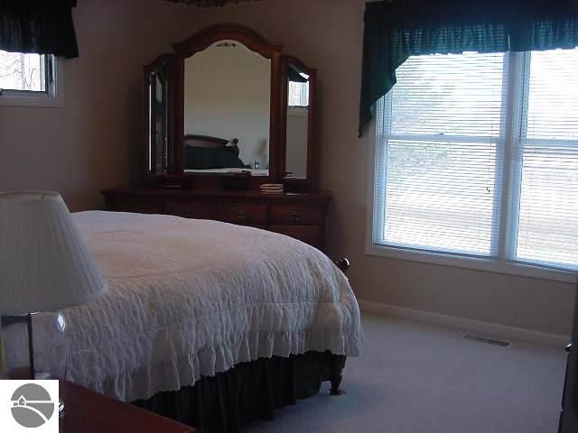 130 Fox Road Manton, MI 49663 - Photo 5 of 9 1670141-4.JPG
