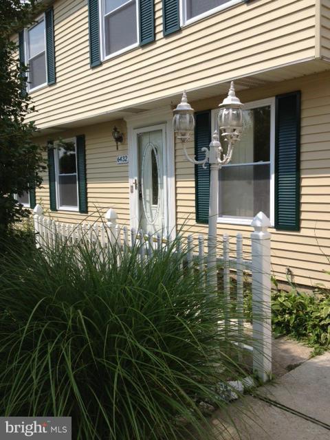6432 St Phillips Road Linthicum, MD 21090 - Photo 4 of 27 a front view of a house