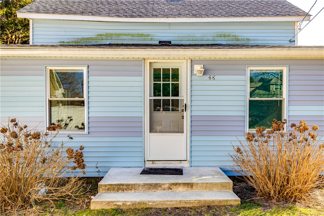 48 Riverside Avenue Warwick, RI 02889 - Photo 3 of 29 Gallery Image 3