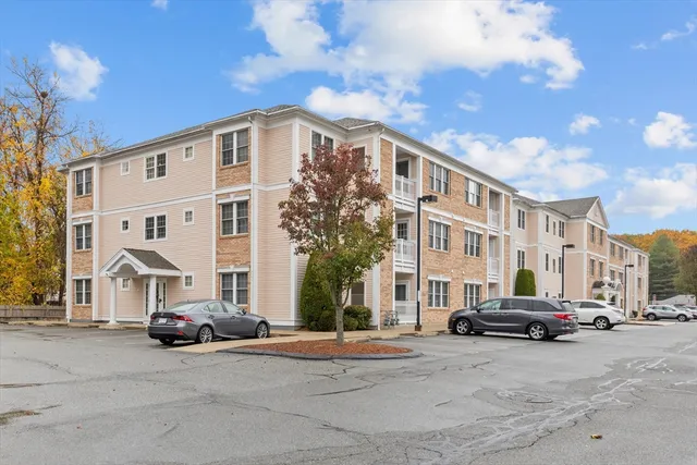 $485,000 | 1 Millbrook Lane, Unit 304, Wakefield, MA 01880