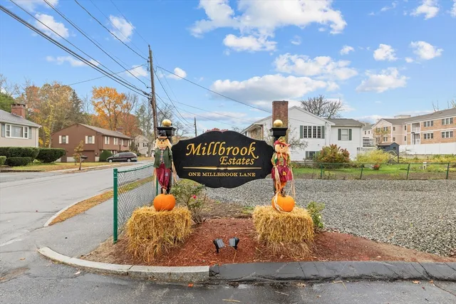 $485,000 | 1 Millbrook Lane, Unit 304, Wakefield, MA 01880