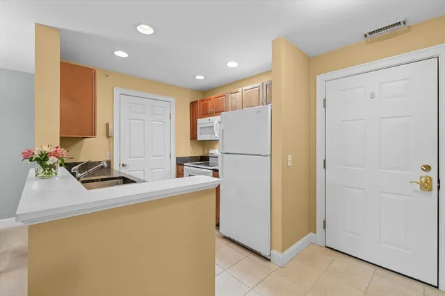 $485,000 | 1 Millbrook Lane, Unit 304, Wakefield, MA 01880