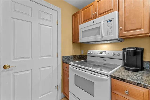 $485,000 | 1 Millbrook Lane, Unit 304, Wakefield, MA 01880