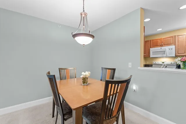 $485,000 | 1 Millbrook Lane, Unit 304, Wakefield, MA 01880