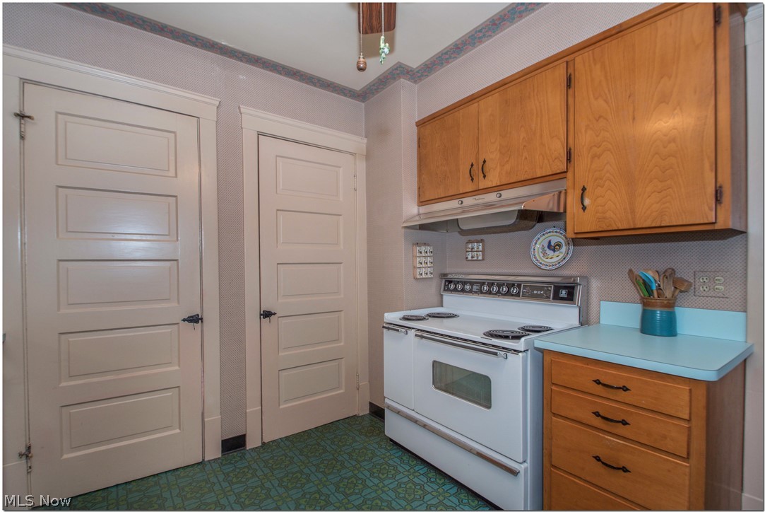 2818 Corydon Road Cleveland, OH 44118 - Photo 14 of 35