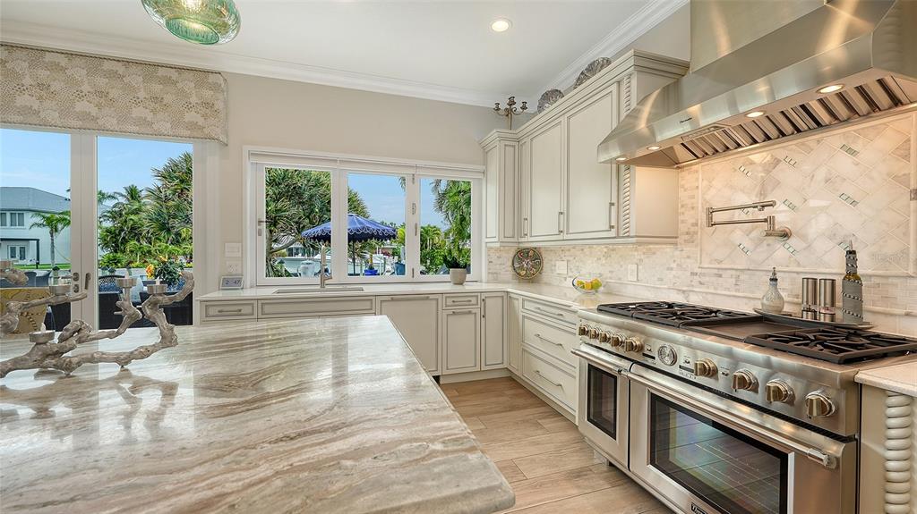 536 Ketch Lane Longboat Key, FL 34228 - Photo 23 of 80