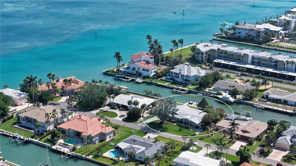 536 Ketch Lane Longboat Key, FL 34228 - Photo 4 of 80