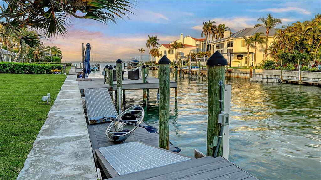 536 Ketch Lane Longboat Key, FL 34228 - Photo 5 of 80