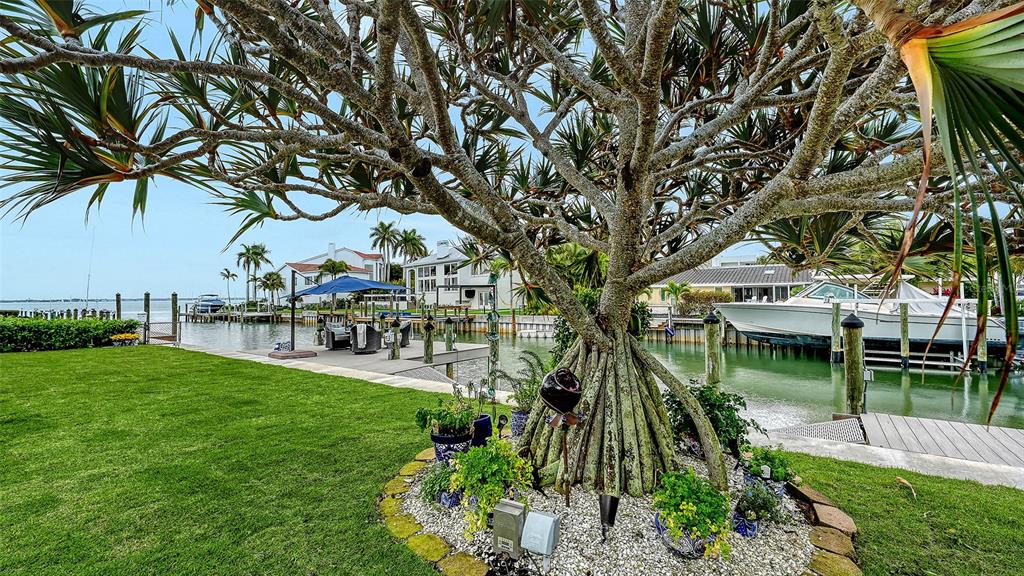 536 Ketch Lane Longboat Key, FL 34228 - Photo 63 of 80