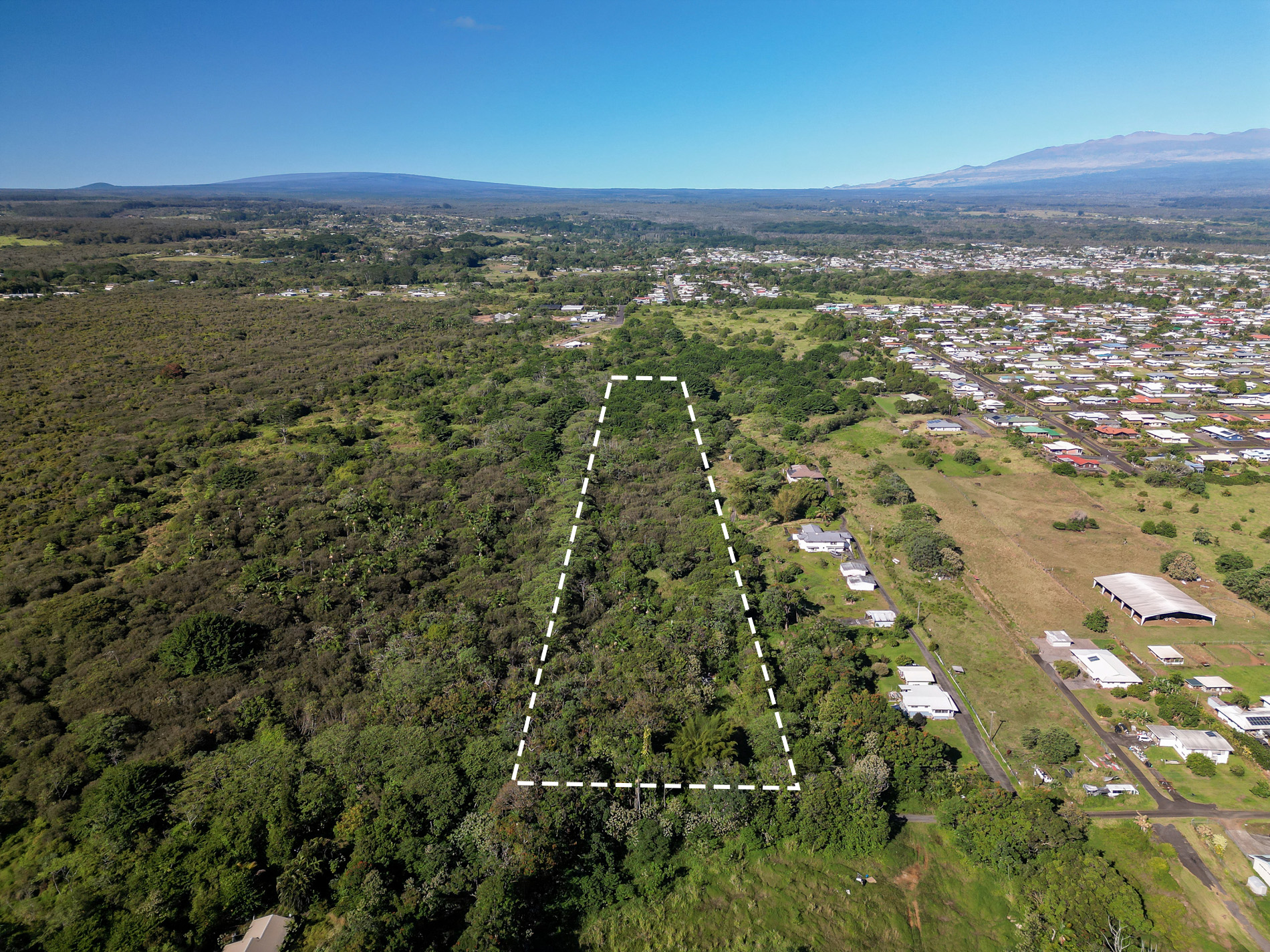 4 Laula Road Hilo, HI 96720 - Photo 3 of 9 a view of a city with an outdoor space