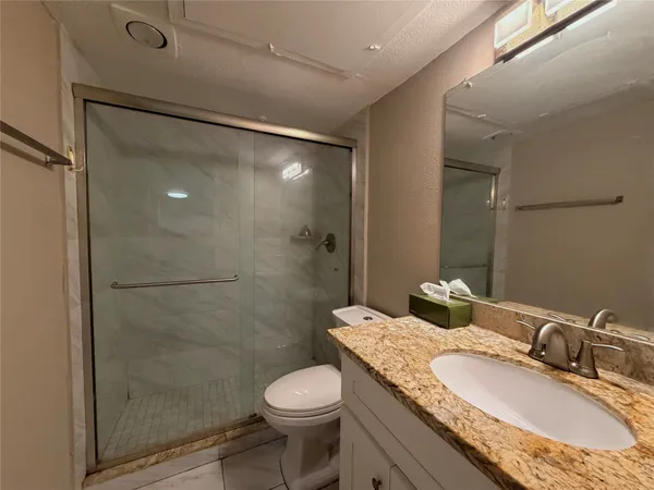 $1,200 | 9201 Clarewood Drive, Unit 58, Houston, TX 77036