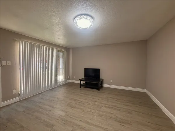 $1,200 | 9201 Clarewood Drive, Unit 58, Houston, TX 77036