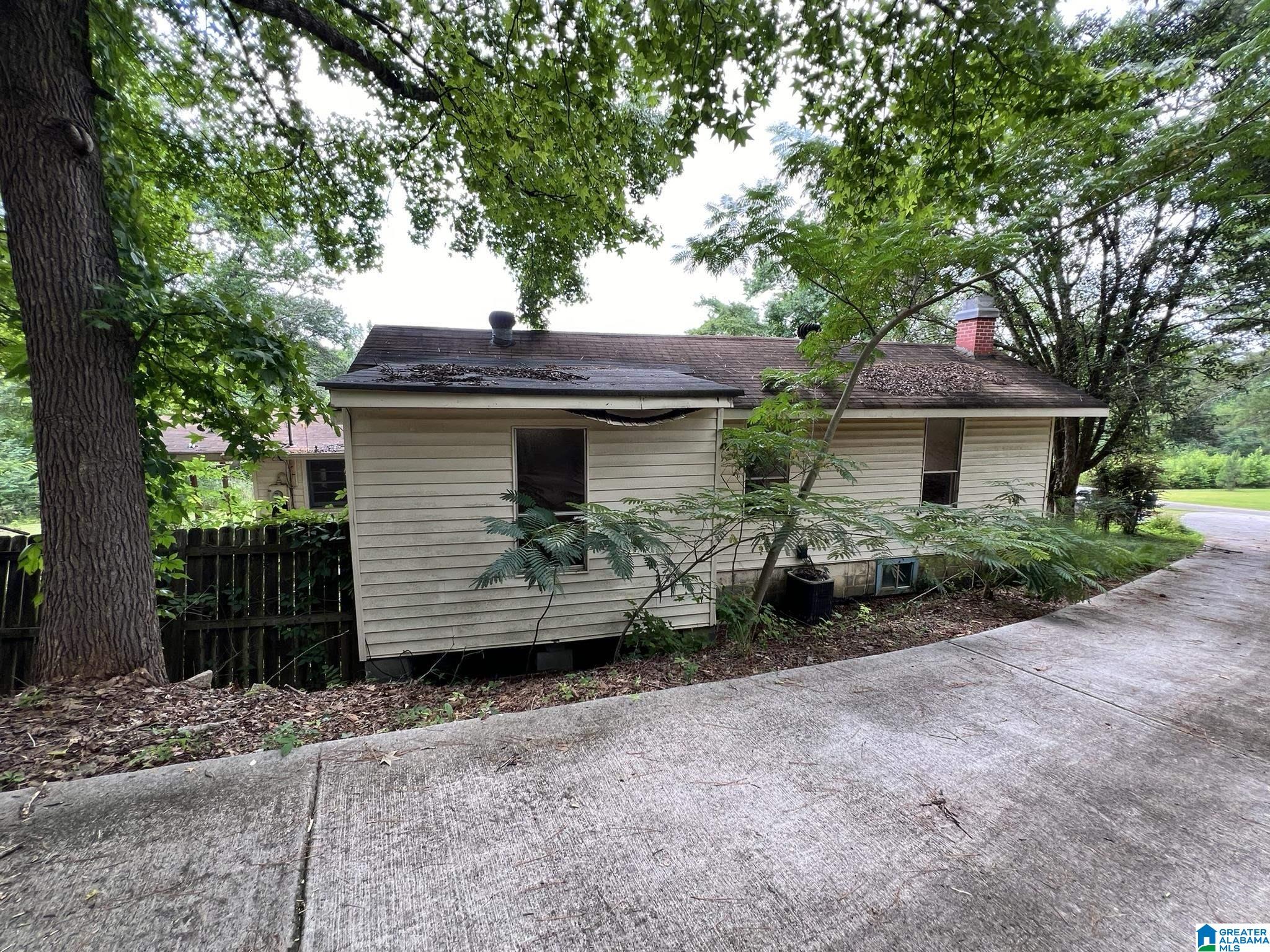 70 Ledlow Road Warrior, AL 35180 - Photo 3 of 16