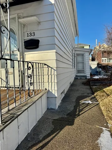 $2,600 | 133 Endicott Street, Unit 1, Worcester, MA 01610