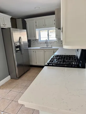 $2,600 | 133 Endicott Street, Unit 1, Worcester, MA 01610